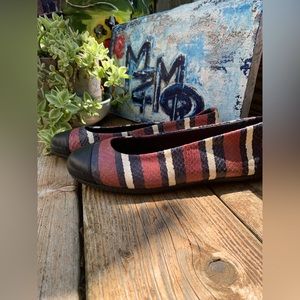 Kokua HANDMADE in Barcelona Snakeskin Leather Ballet Flats Round Red Black White